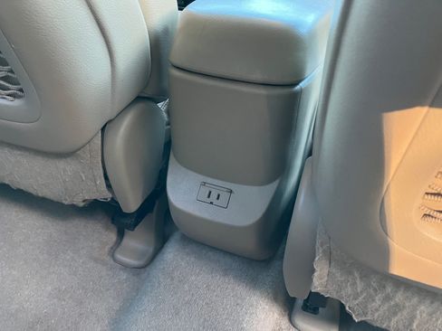 Used 2010 Toyota RAV4 Limited image 20