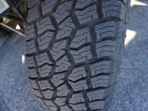 Used 2006 Jeep Wrangler Sport w/ 30" Tire & Wheel Group image 16