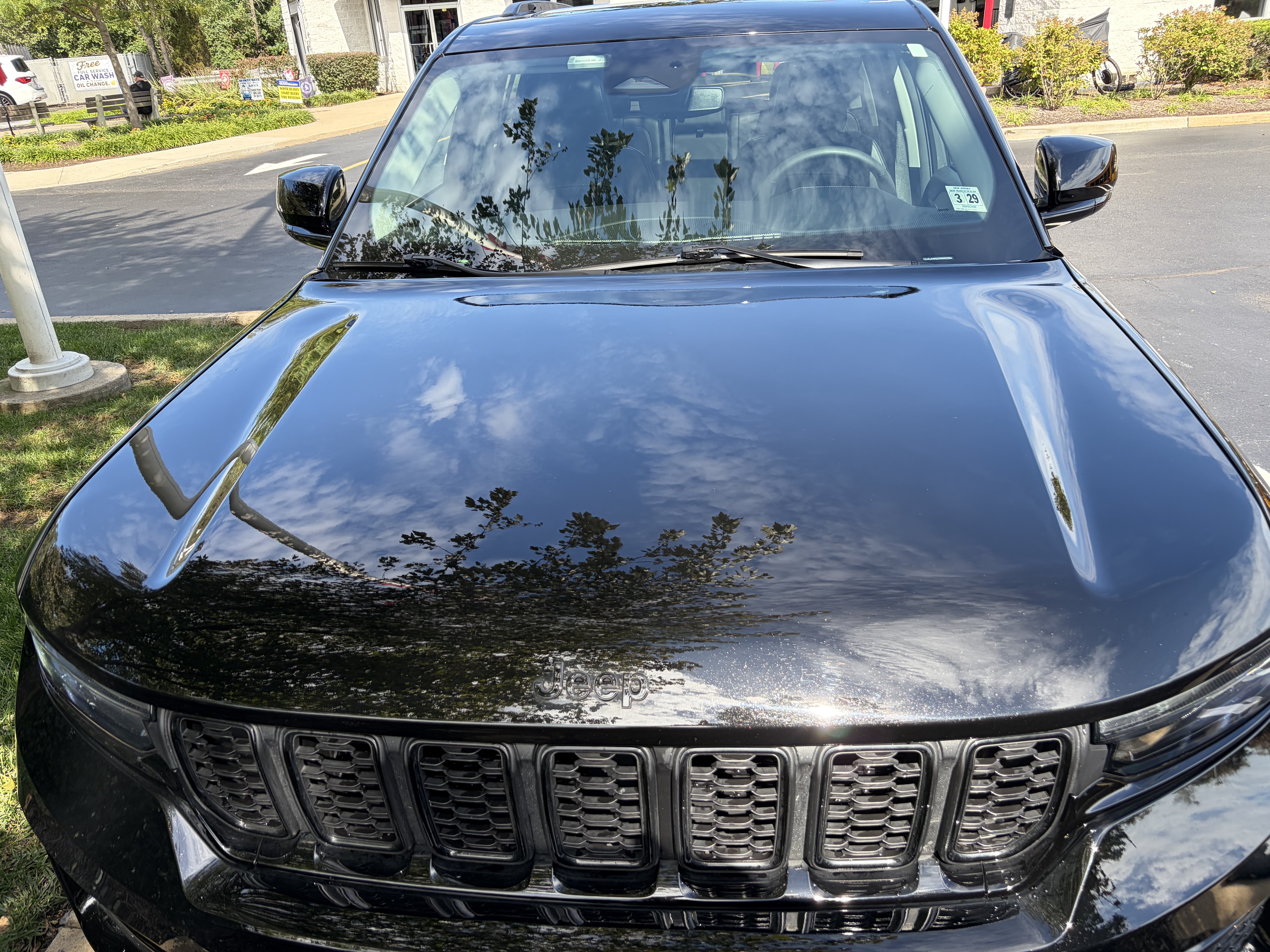 Used 2024 Jeep Grand Cherokee Limited w/ Black Appearance Package AWD/4WD image 2