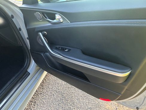 Used 2020 Kia Stinger GT1 image 25