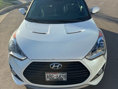 Used 2013 Hyundai Veloster Turbo FWD image 2
