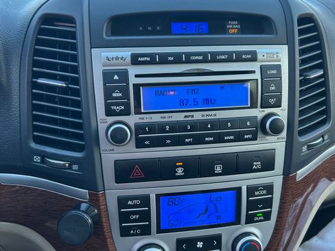 Used 2008 Hyundai Santa Fe SE image 2