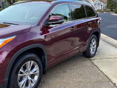 Used 2015 Toyota Highlander XLE image 4