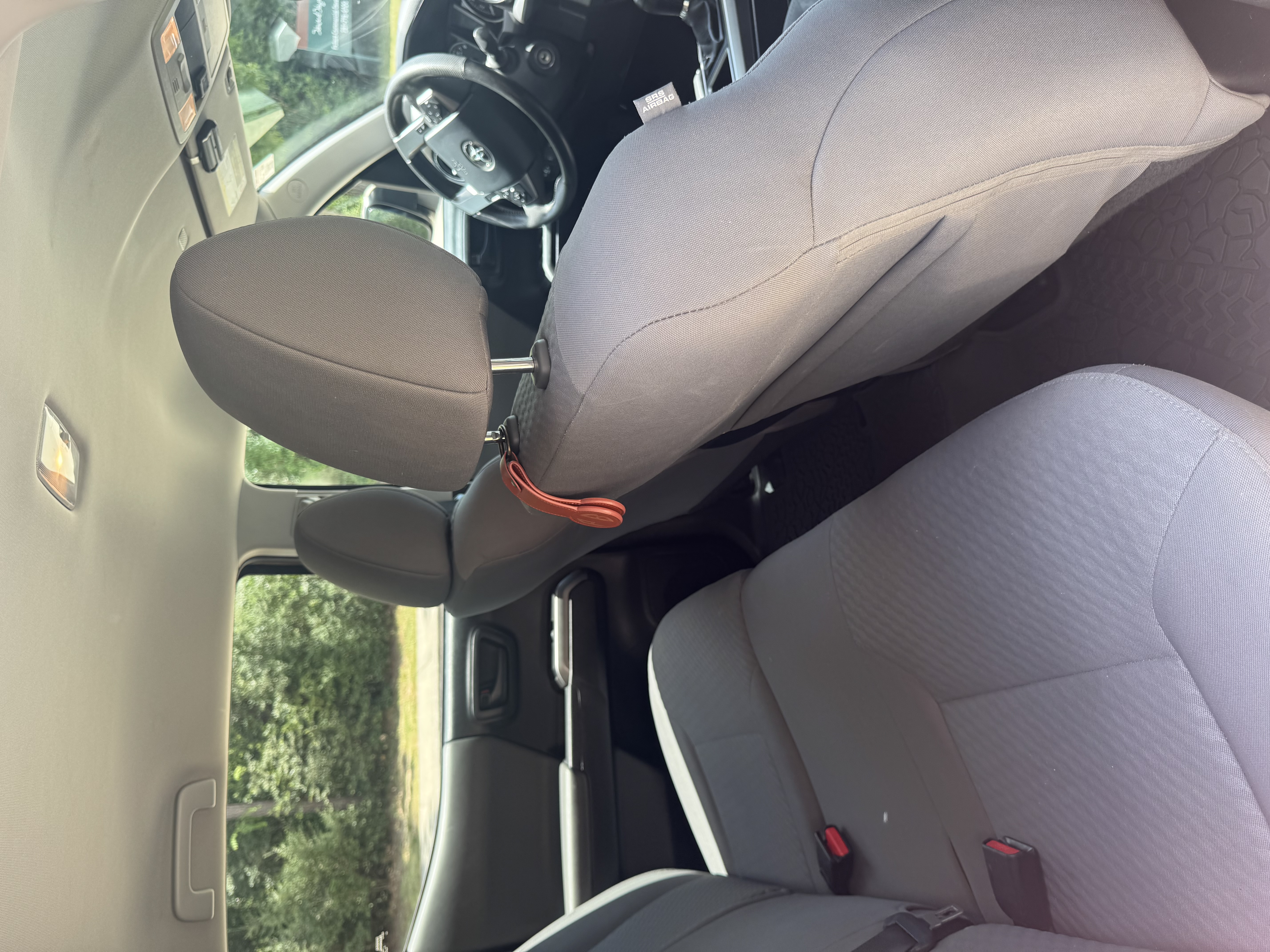 Used 2020 Toyota Tacoma SR5 RWD image 11