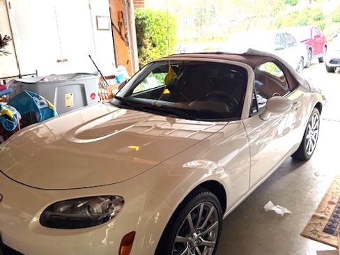 Used 2006 MAZDA MX-5 Miata Grand Touring w/ Premium Pkg image 11