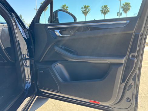 Used 2017 Porsche Macan Sport Edition image 23