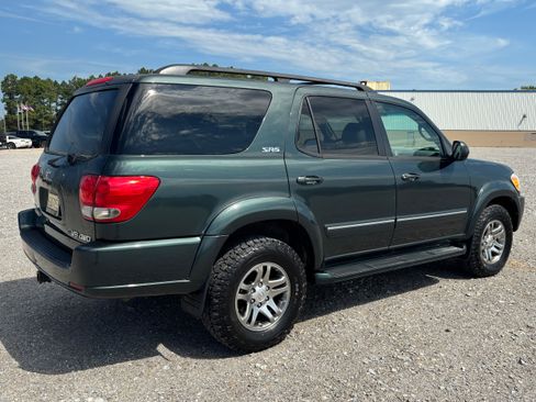 Used 2007 Toyota Sequoia SR5 AWD/4WD image 2