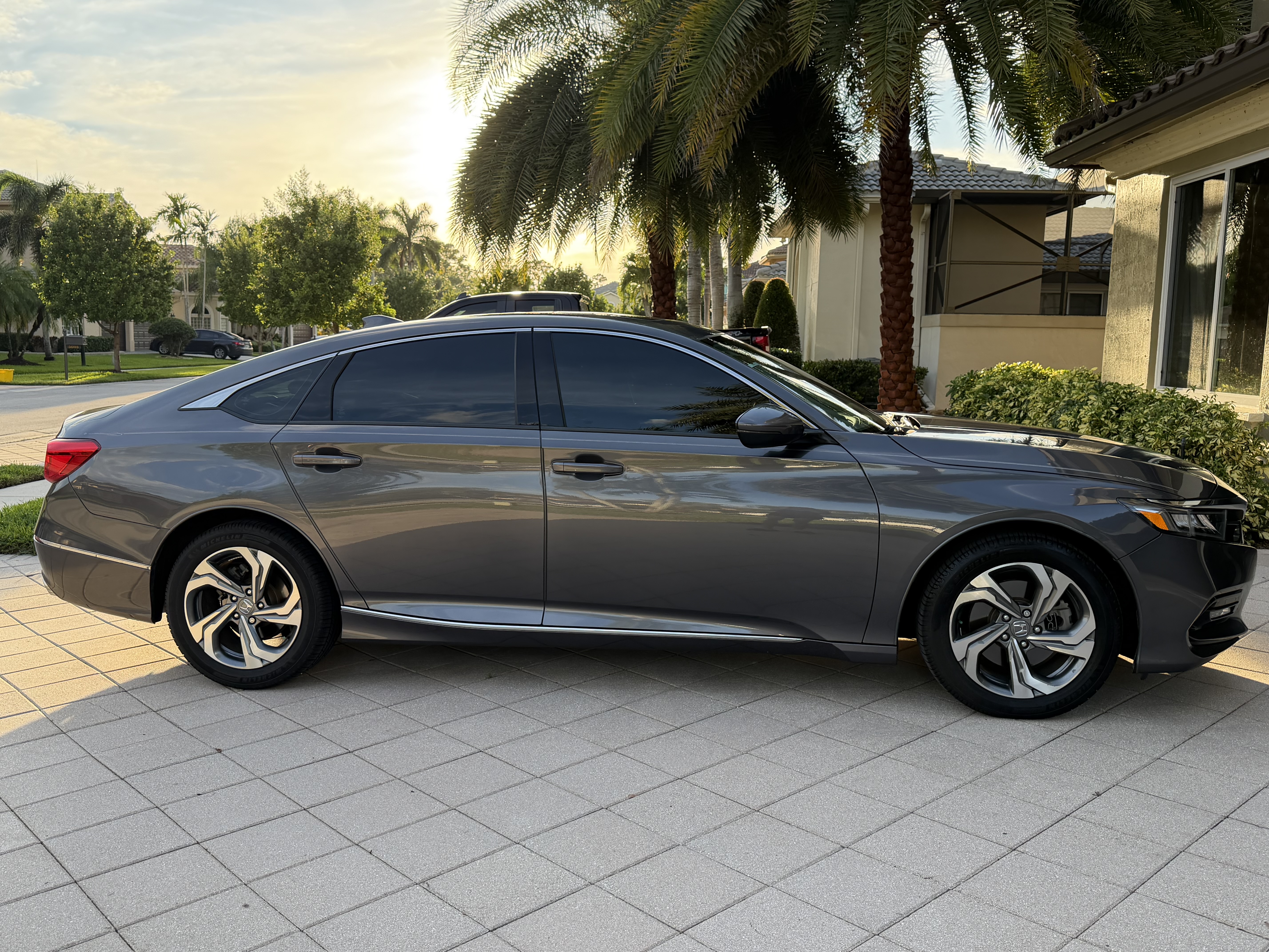 Used 2018 Honda Accord EX-L image 1
