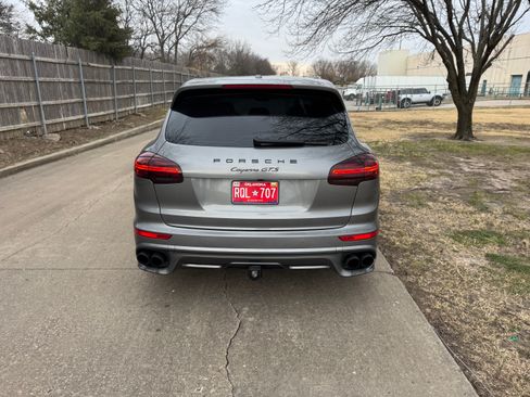 Used 2017 Porsche Cayenne GTS image 8