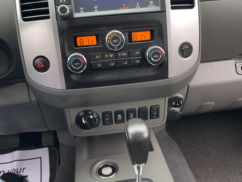 Used 2020 Nissan Frontier SV image 28