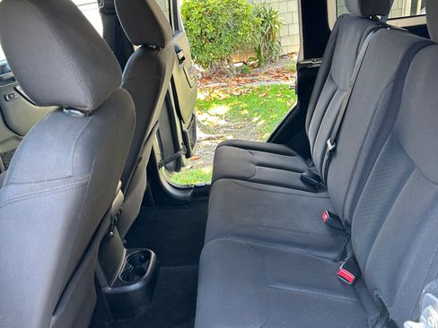 Used 2018 Jeep Wrangler Unlimited Sport S image 14