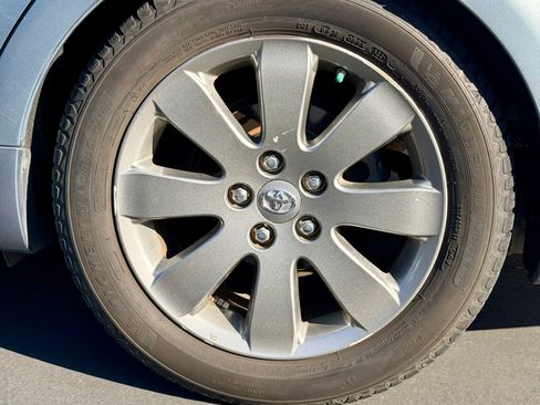 Used 2007 Toyota Avalon Touring image 9