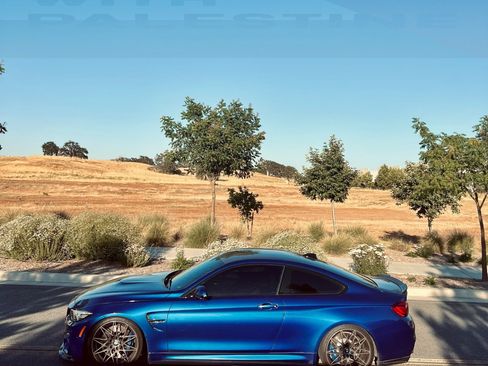 Used 2020 BMW M4 Coupe w/ Competition Package RWD image 4