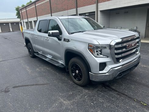 Used 2020 GMC Sierra 1500 SLE w/ SLE Value Package image 4