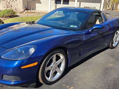 Used 2005 Chevrolet Corvette Coupe w/ Preferred Equipment Group image 9