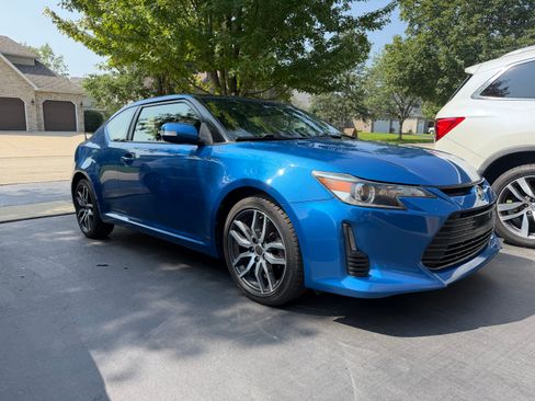 Used 2015 Scion tC FWD image 8