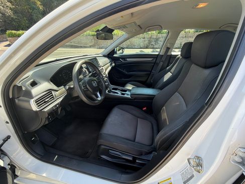 Used 2018 Honda Accord LX image 13