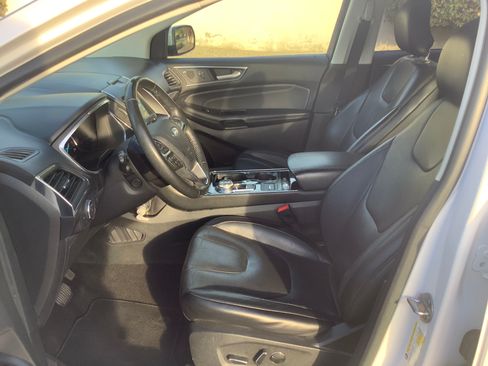 Used 2019 Ford Edge Titanium image 9