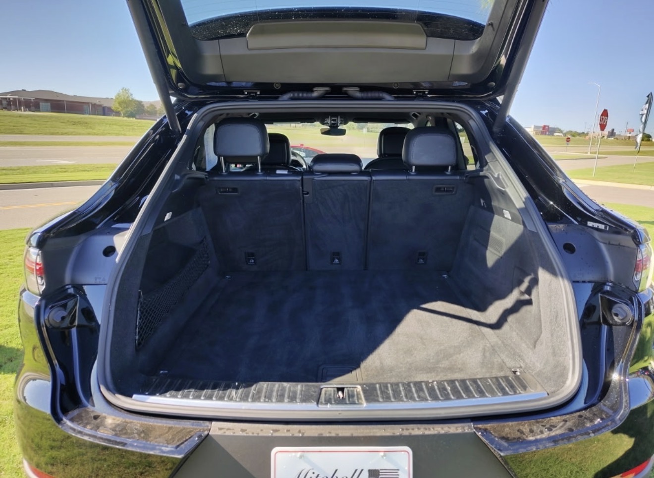 Used 2023 Porsche Cayenne Platinum Edition AWD/4WD image 14