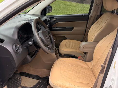 Used 2013 Jeep Compass Sport FWD image 8
