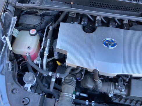 Used 2018 Toyota Prius Three image 25