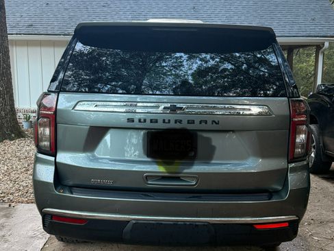 Used 2023 Chevrolet Suburban LT w/ Luxury Package AWD/4WD image 6