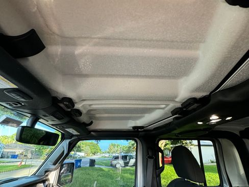 Used 2020 Jeep Gladiator Overland image 13