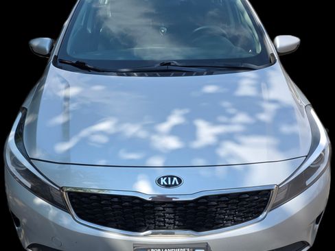 Used 2017 Kia Forte LX image 6