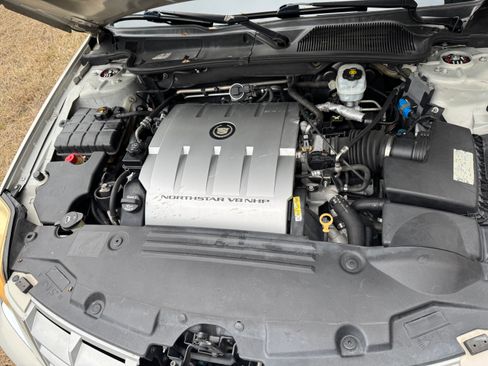 Used 2008 Cadillac DTS Performance w/ Platinum Edition image 6