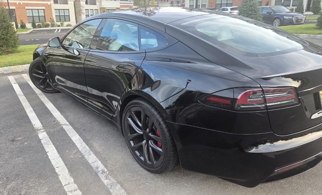 Used 2023 Tesla Model S Plaid AWD/4WD image 22