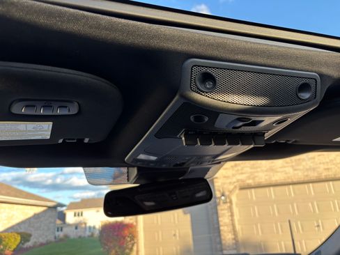 Used 2022 Ford F250 Lariat w/ Black Appearance Package image 18