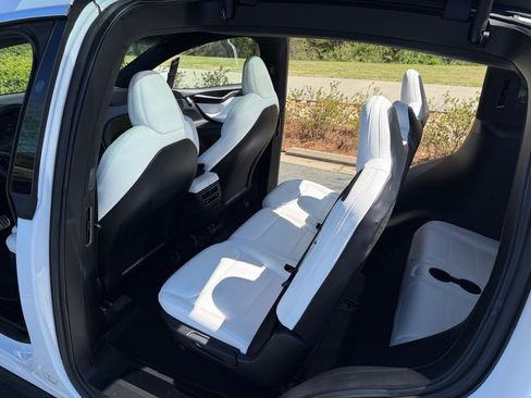 Used 2021 Tesla Model X Performance image 13