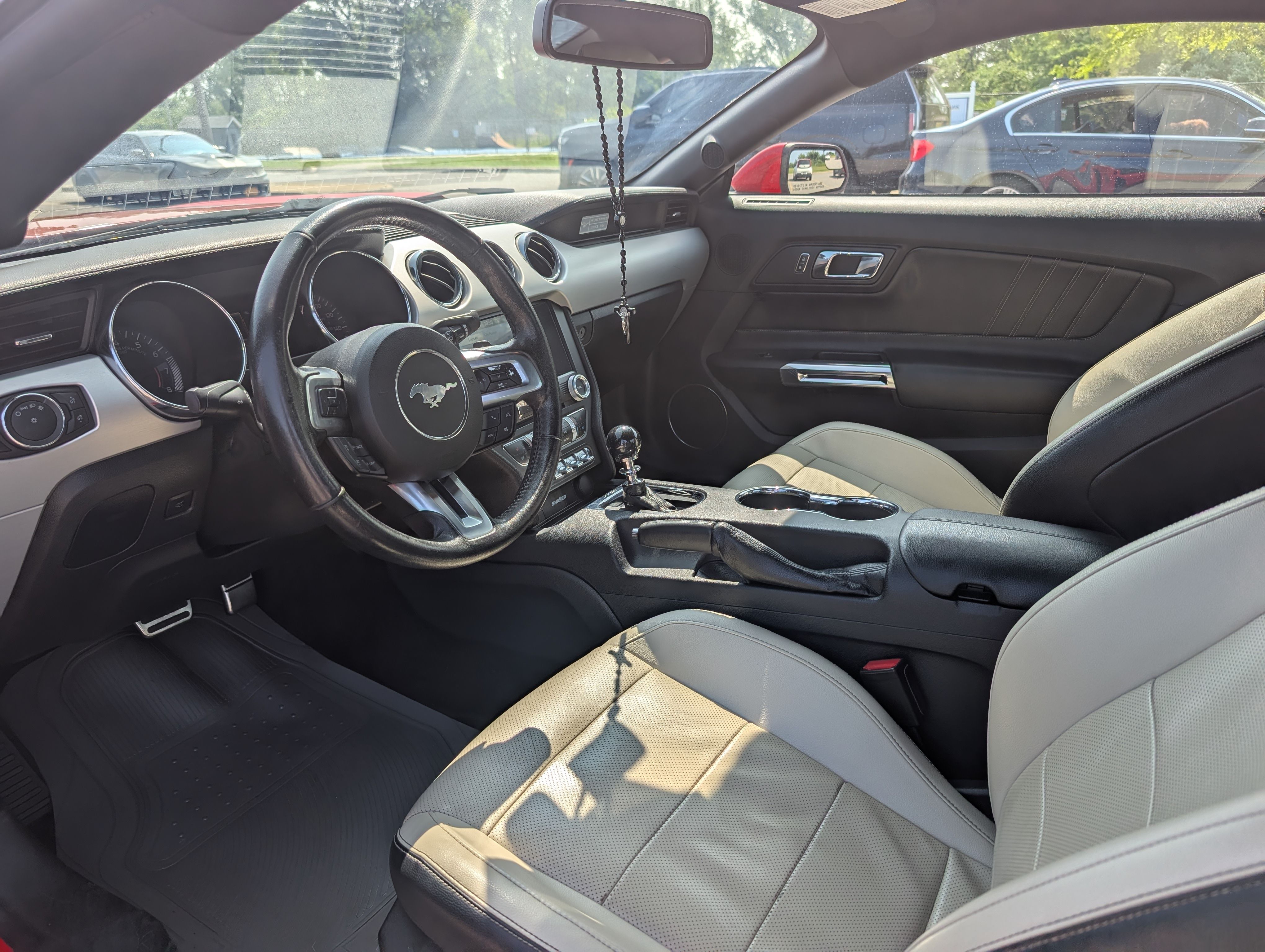 Used 2017 Ford Mustang Premium RWD image 15