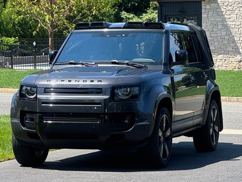 Used 2022 Land Rover Defender 110 S AWD/4WD image 1