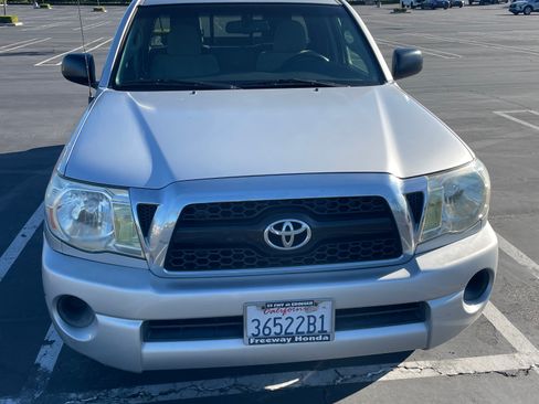 Used 2011 Toyota Tacoma 2WD Access Cab image 2