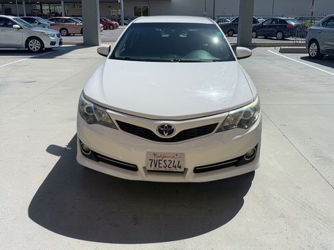 Used 2013 Toyota Camry SE image 2