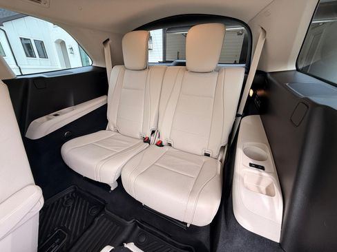 Used 2023 Mercedes-Benz GLS 450 4MATIC image 10