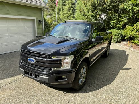Used 2019 Ford F150 Lariat w/ Equipment Group 502A Luxury AWD/4WD image 2
