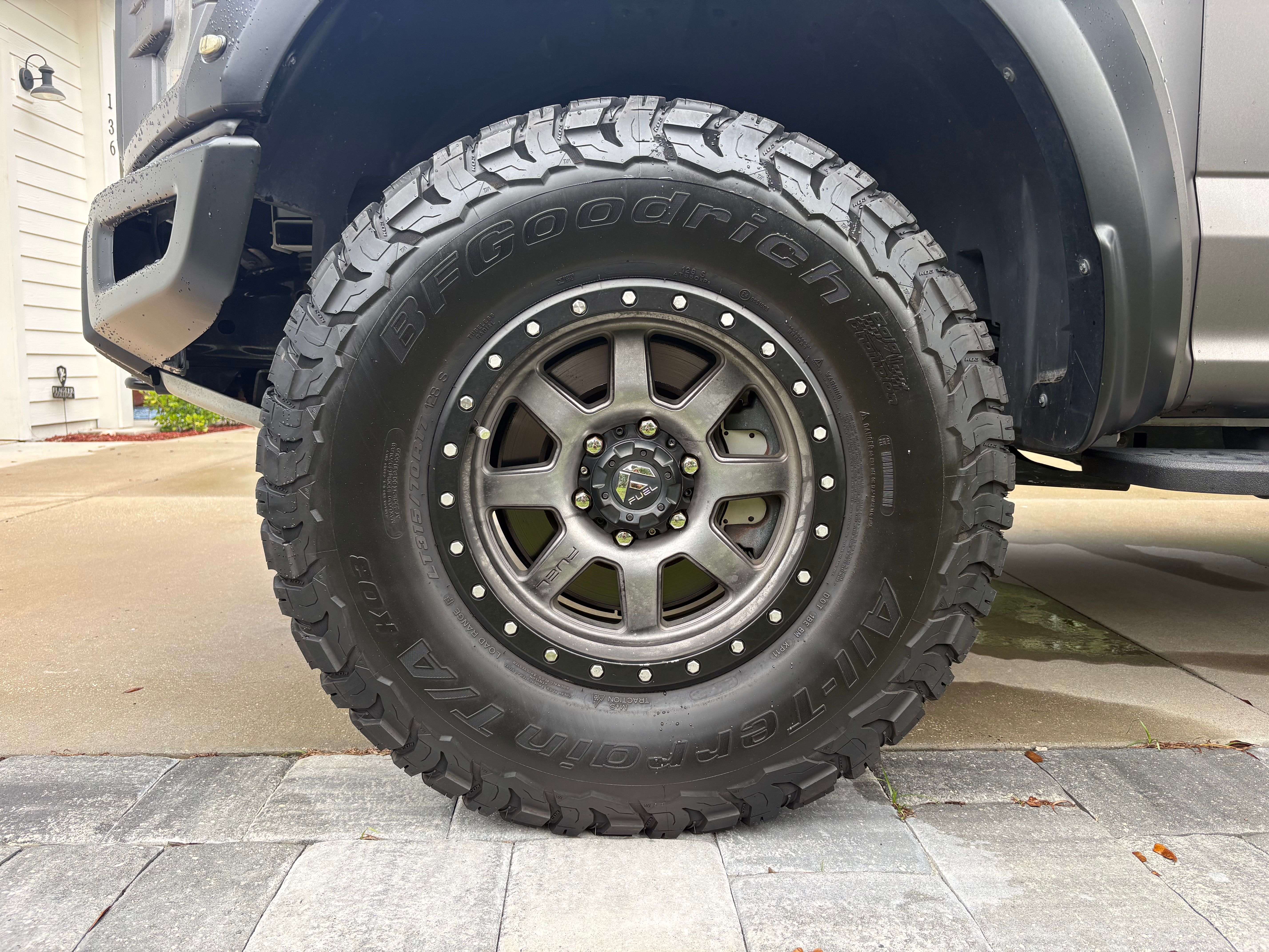 Used 2017 Ford F150 Raptor w/ Equipment Group 802A Luxury AWD/4WD image 6