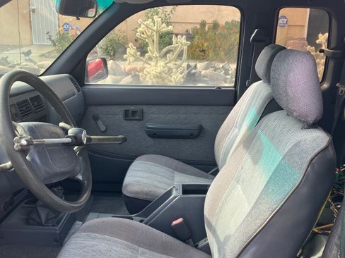 Used 1998 Toyota Tacoma 2WD Xtracab image 10