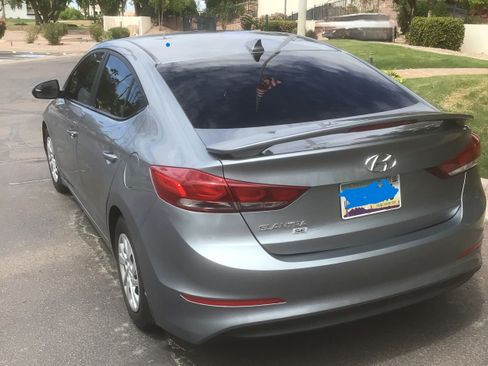 Used 2017 Hyundai Elantra SE FWD image 5