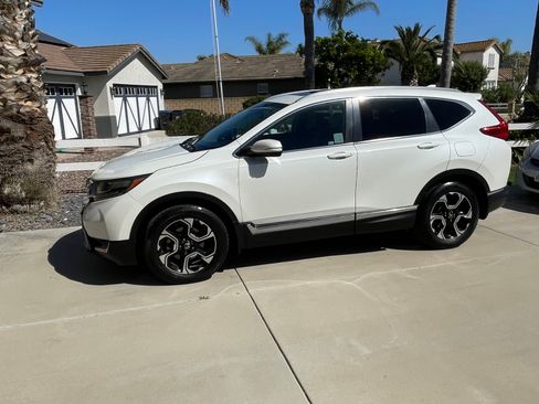 Used 2018 Honda CR-V Touring image 1