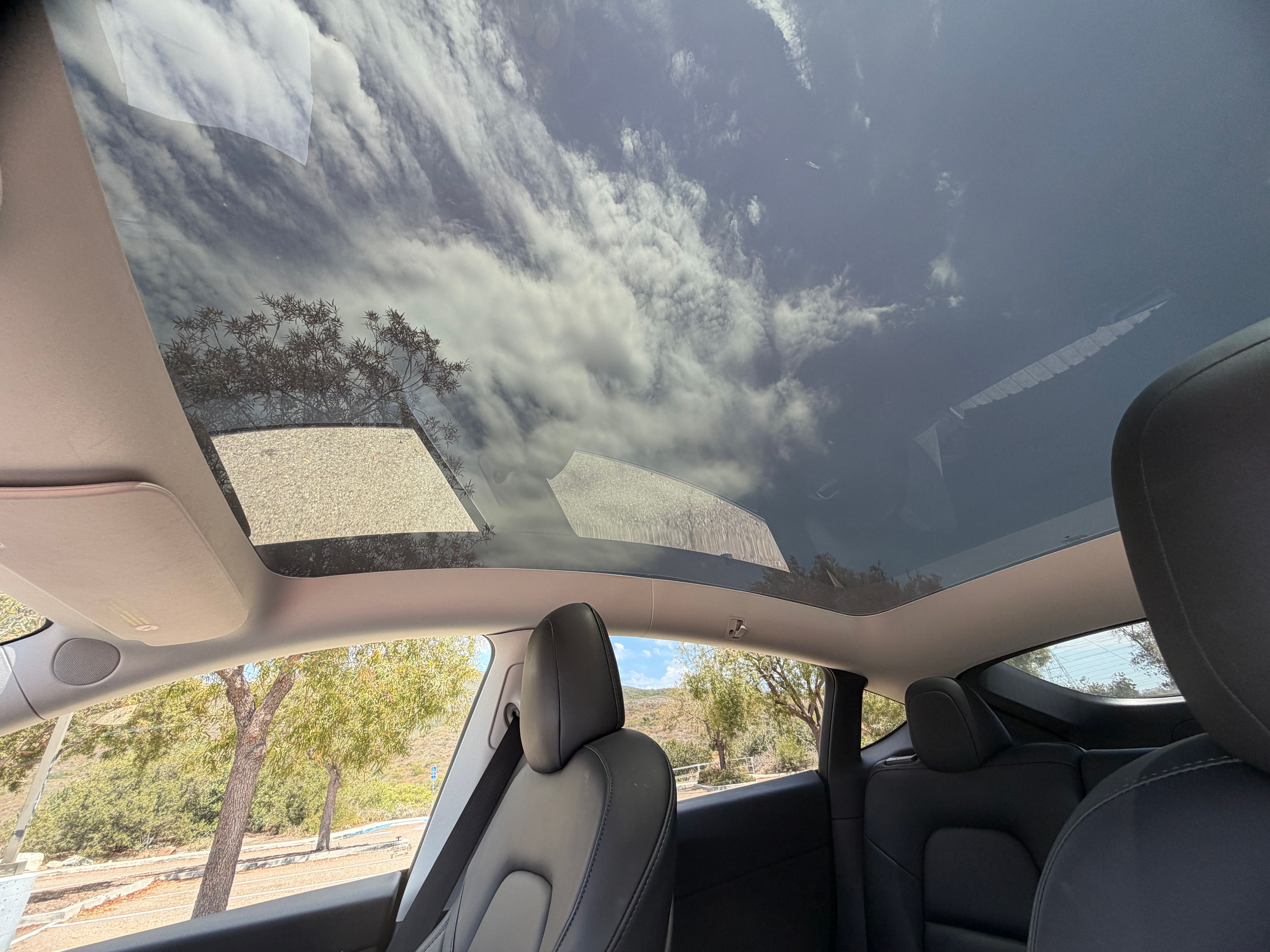 Used 2022 Tesla Model Y Long Range AWD/4WD image 4