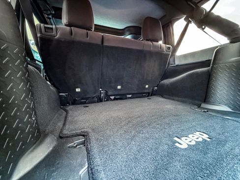 Used 2015 Jeep Wrangler Unlimited Sport image 20