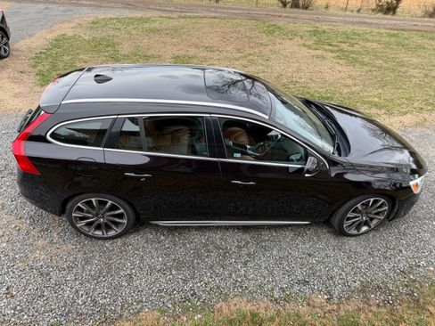 Used 2015 Volvo V60 T5 Premier image 14