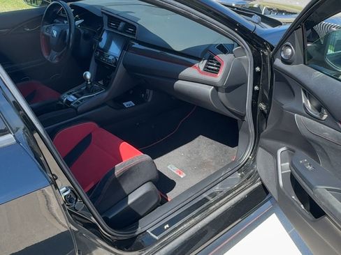 Used 2018 Honda Civic Type R image 6