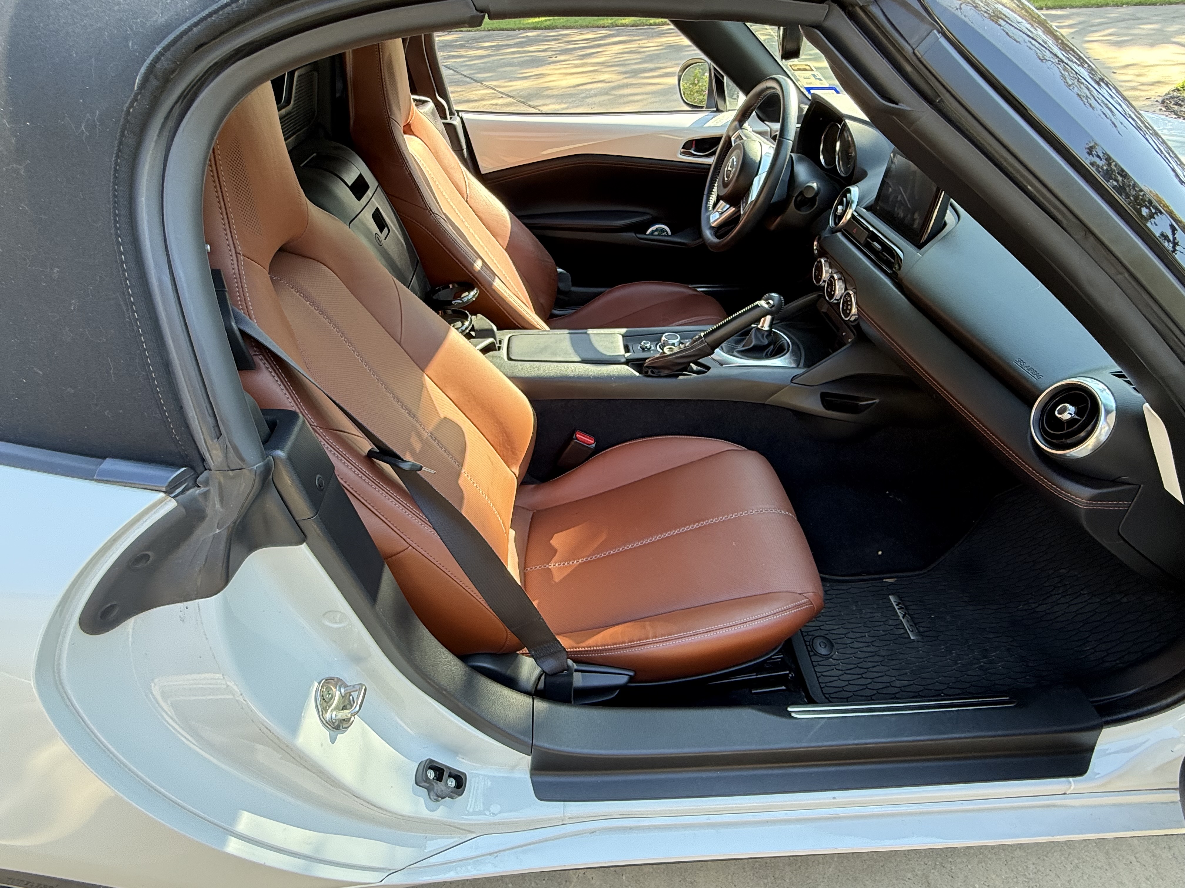 Used 2022 MAZDA MX-5 Miata Grand Touring w/ Weather Package RWD image 10