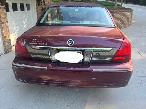 Used 2011 Mercury Grand Marquis LS RWD image 2