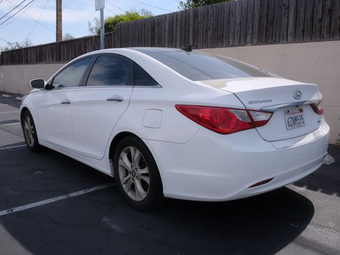 Used 2013 Hyundai Sonata Limited w/ Premium Pkg image 2