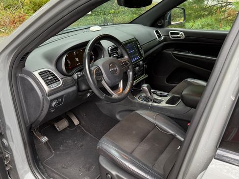 Used 2020 Jeep Grand Cherokee Altitude RWD image 11